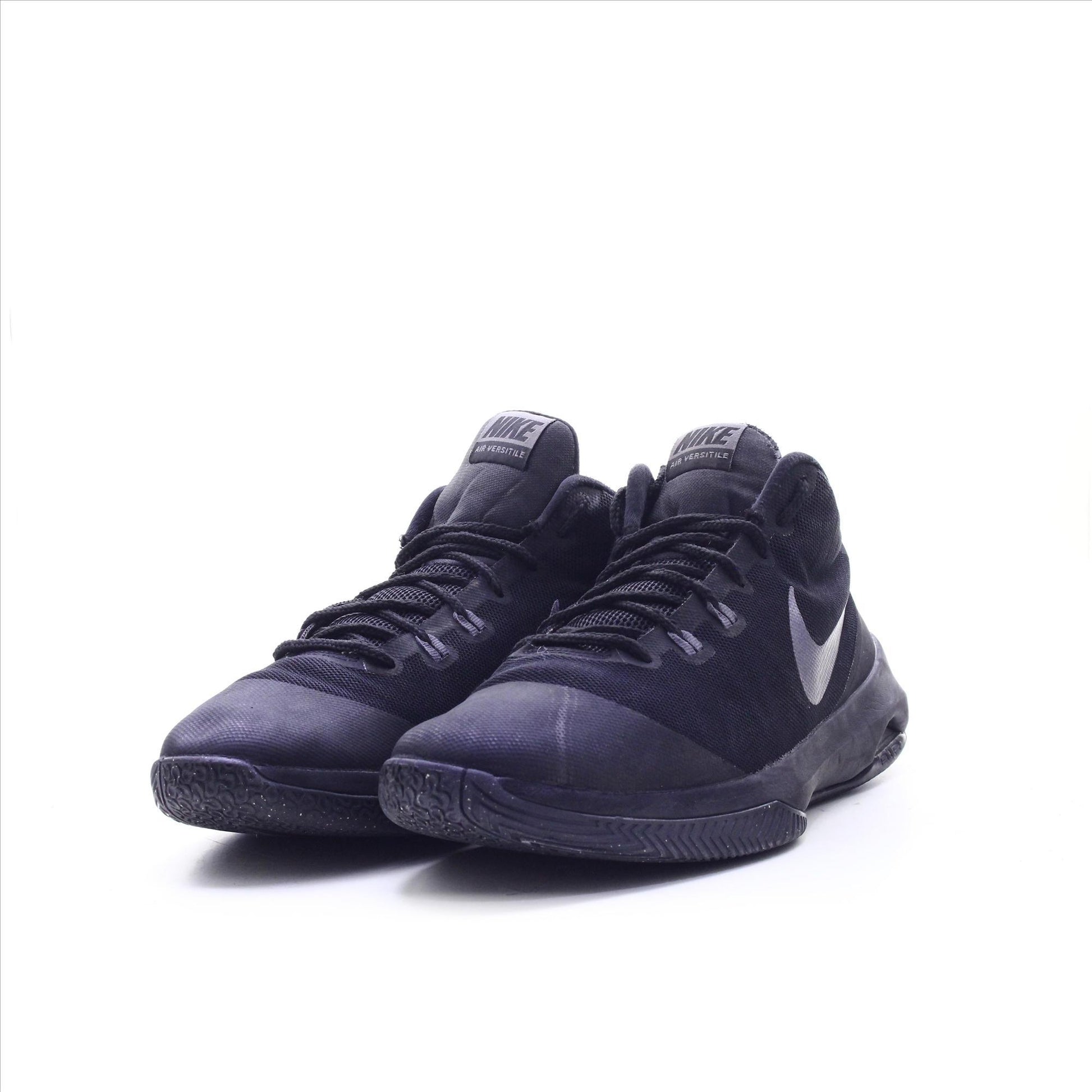 Nike Air Versitile 