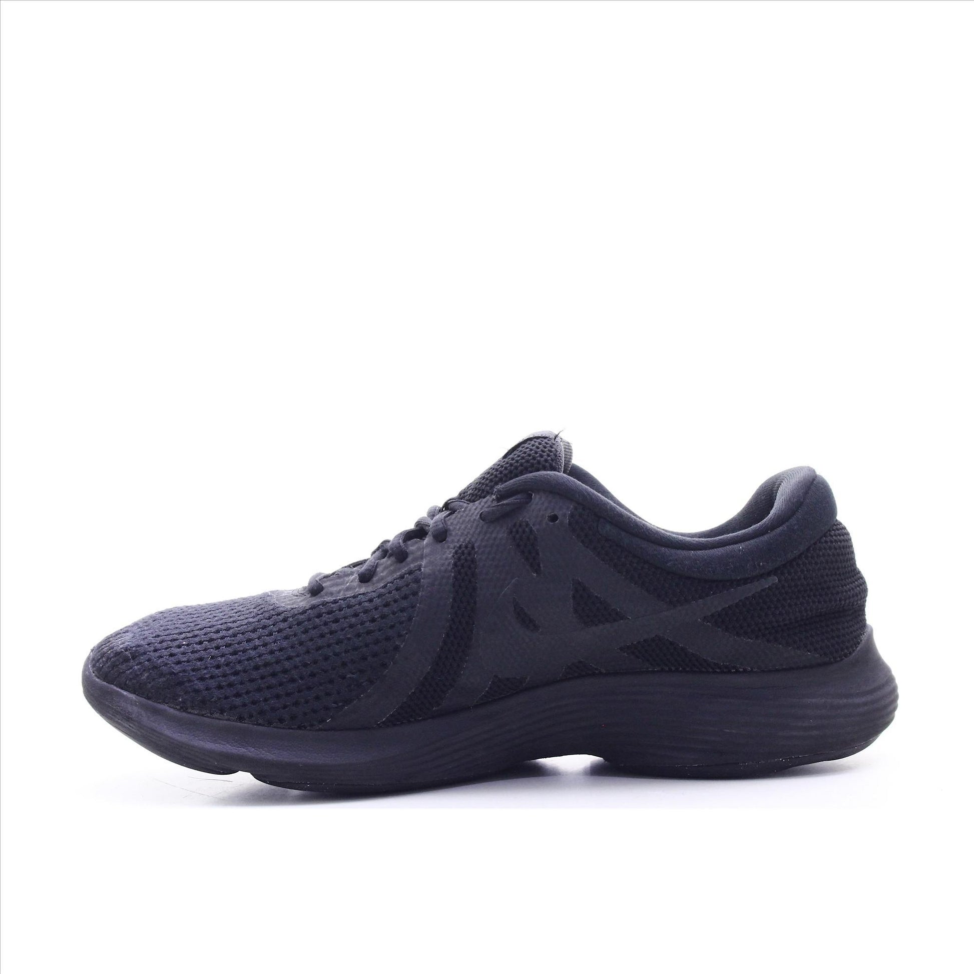 Nike Revolution 4