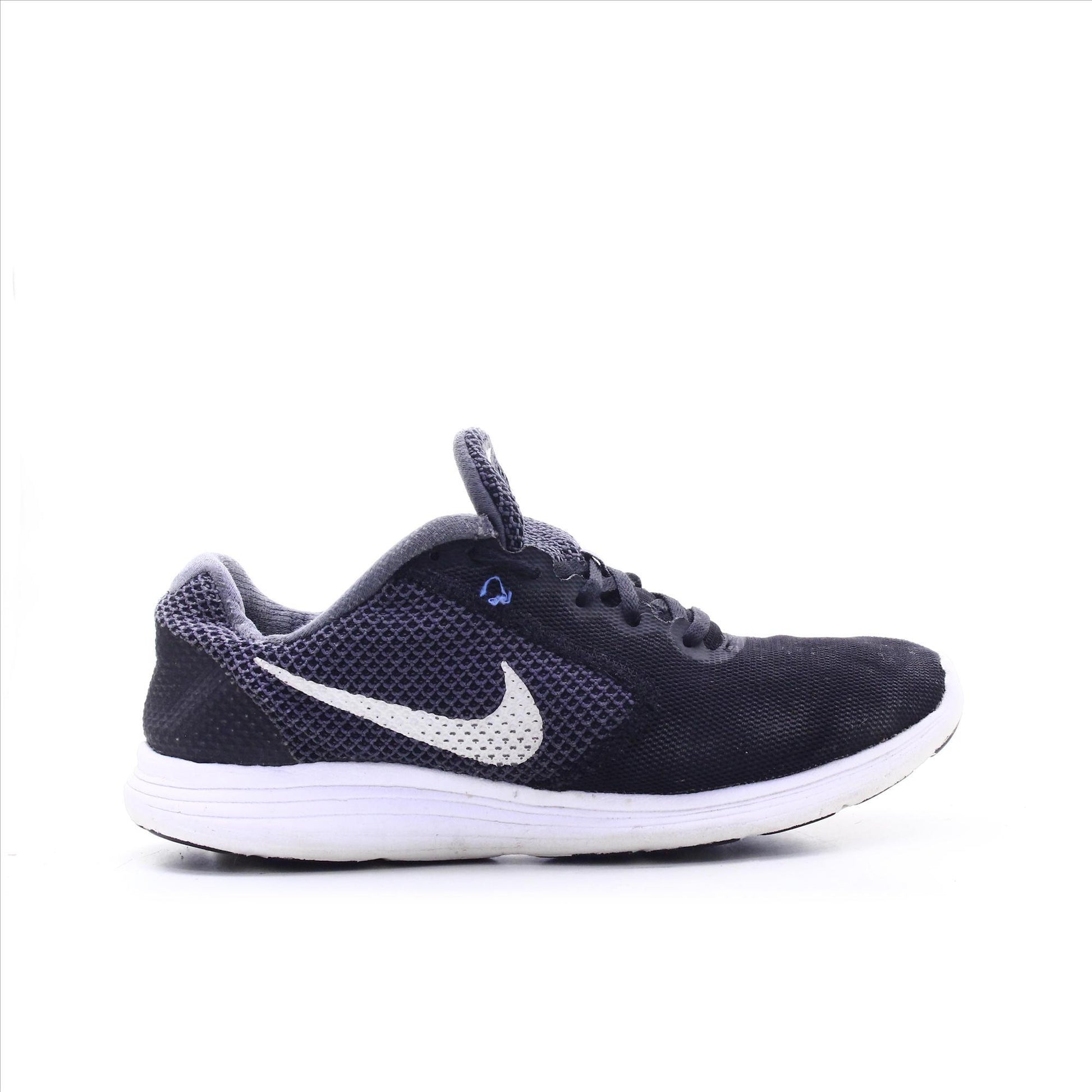 Nike Revolution 3
