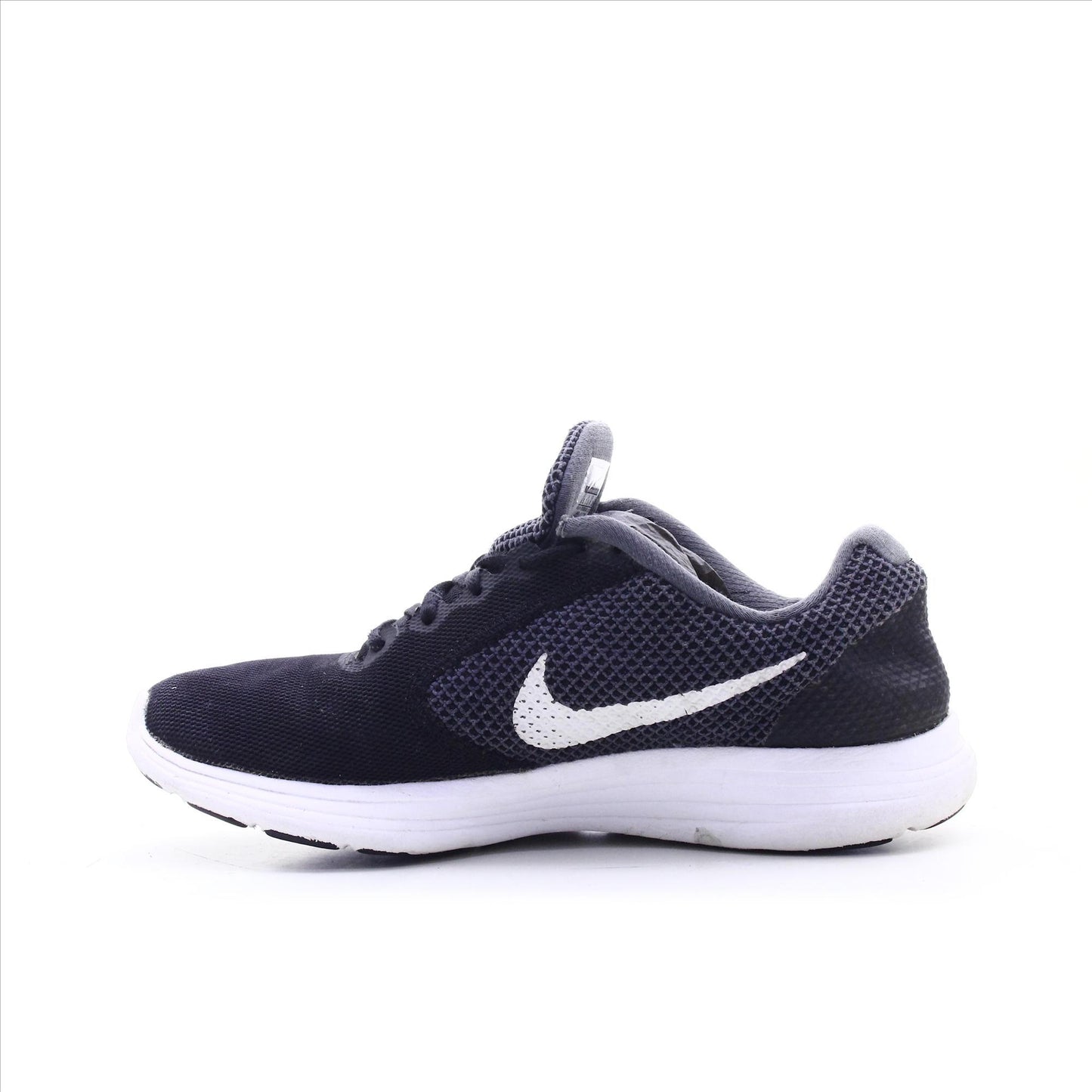 Nike Revolution 3