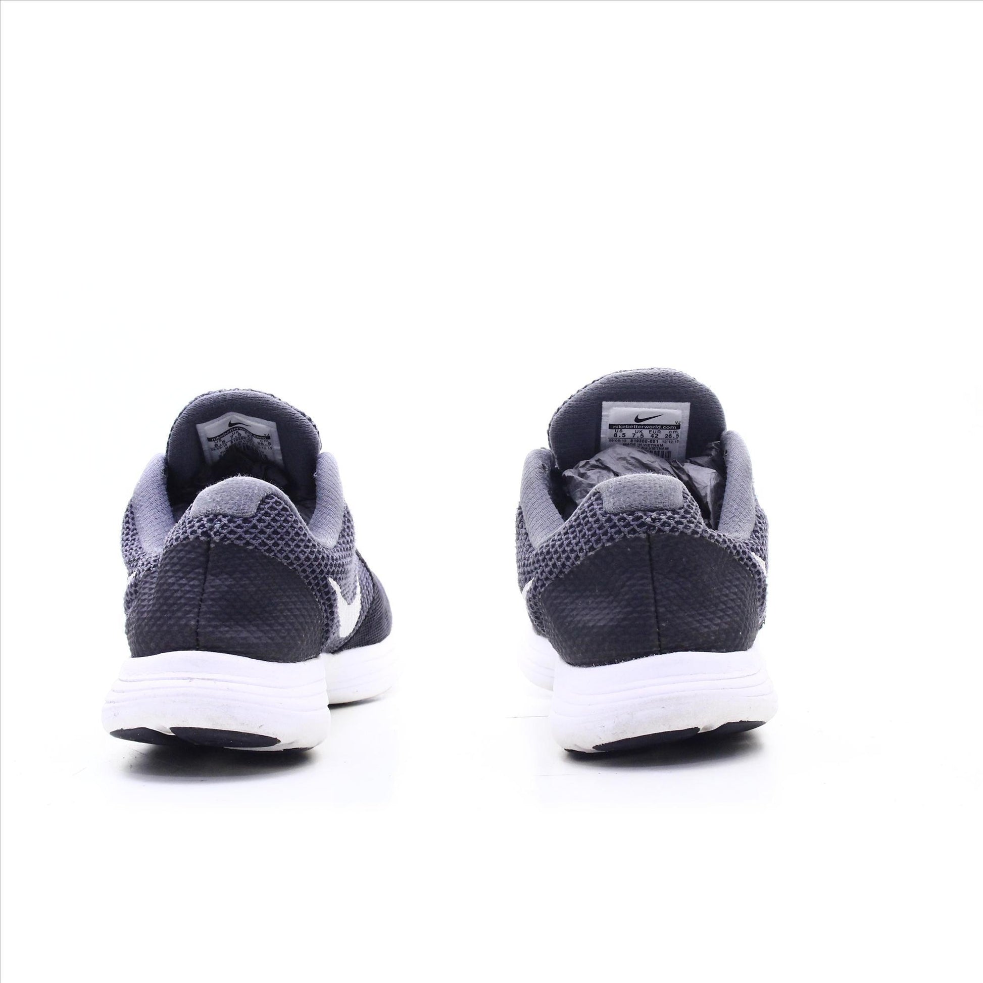 Nike Revolution 3