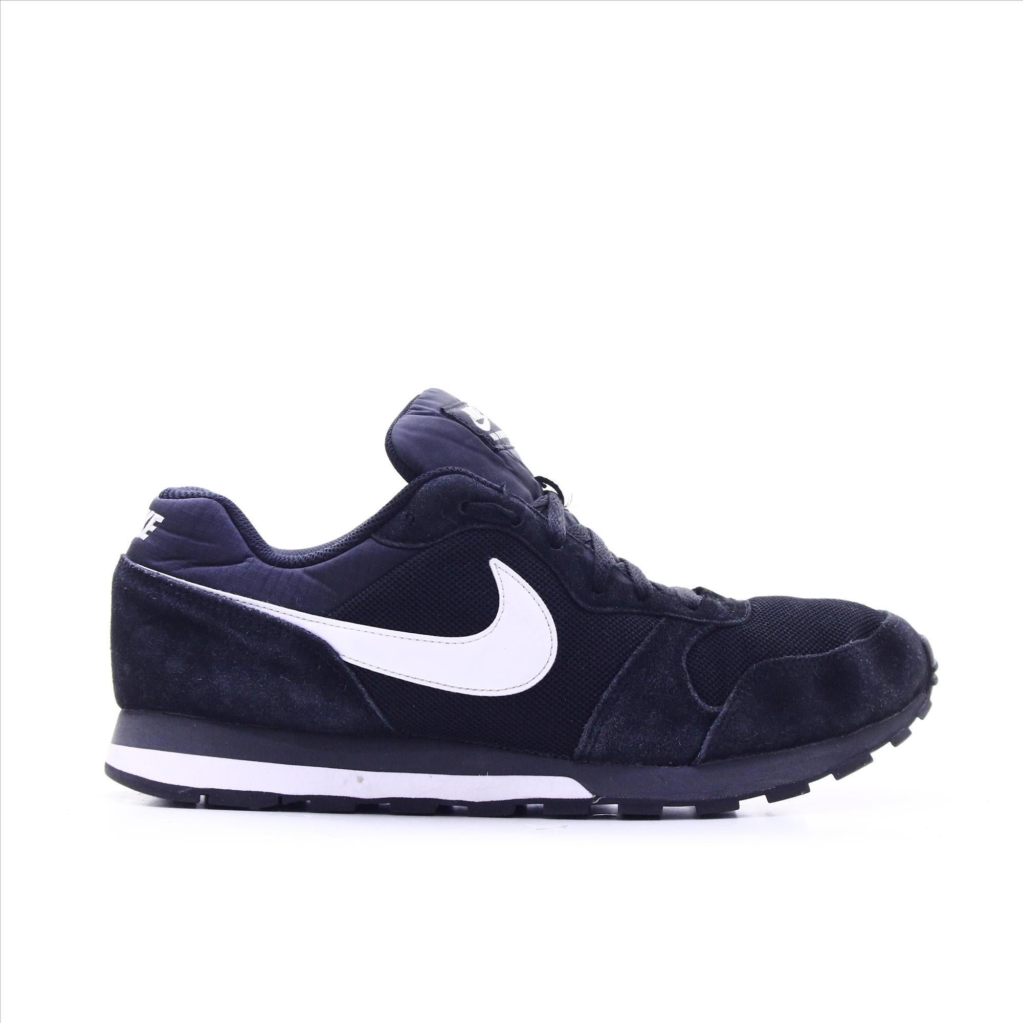 Nike md runner 2 27 sales