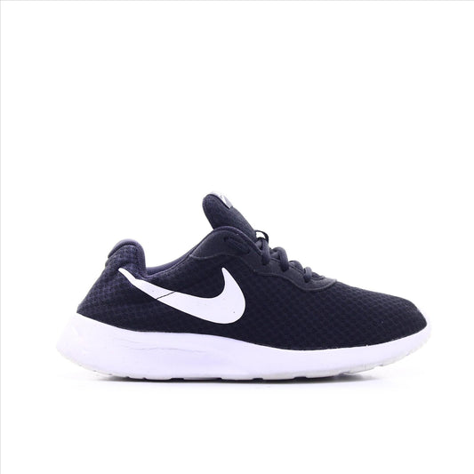 Nike Tanjun