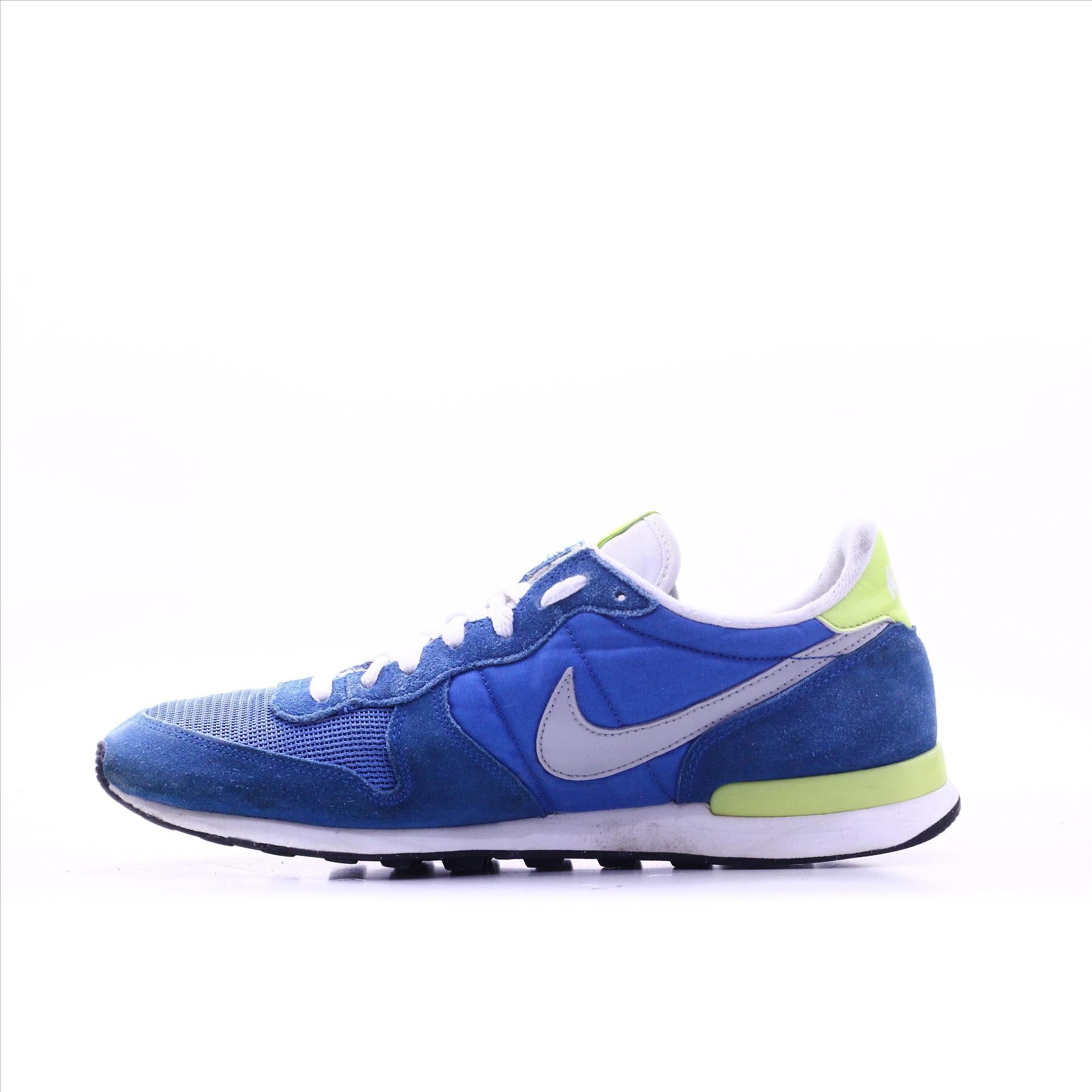 Nike internationalist online store