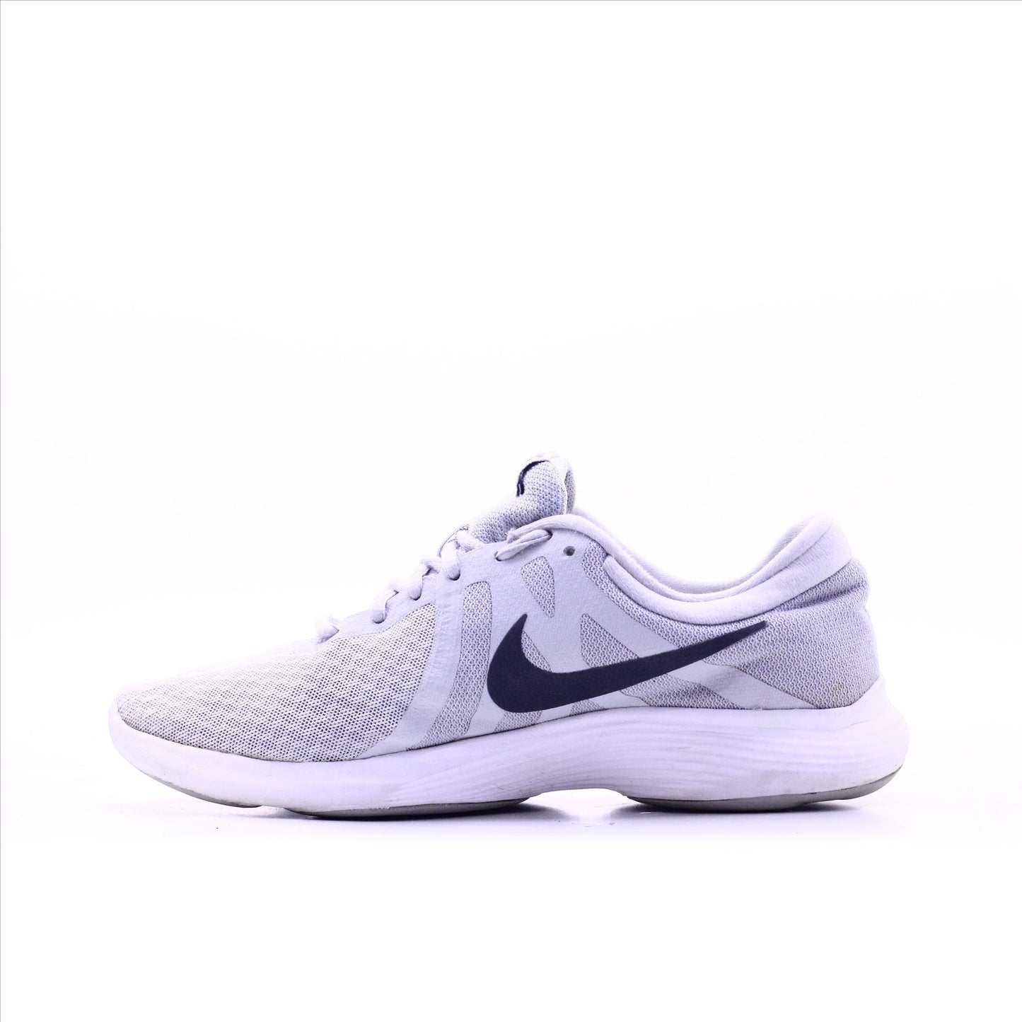 Nike Revolution 4