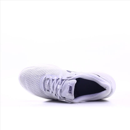 Nike Revolution 4