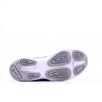Nike Revolution 4