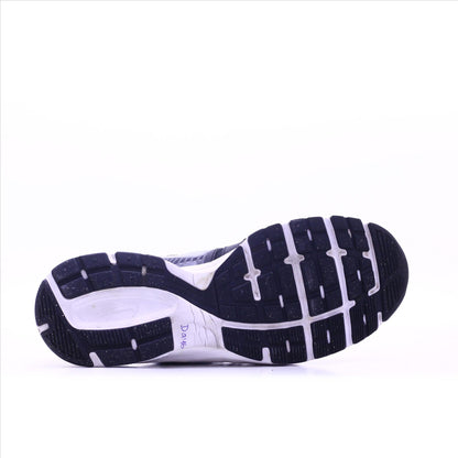Nike Dart 10 Reslon