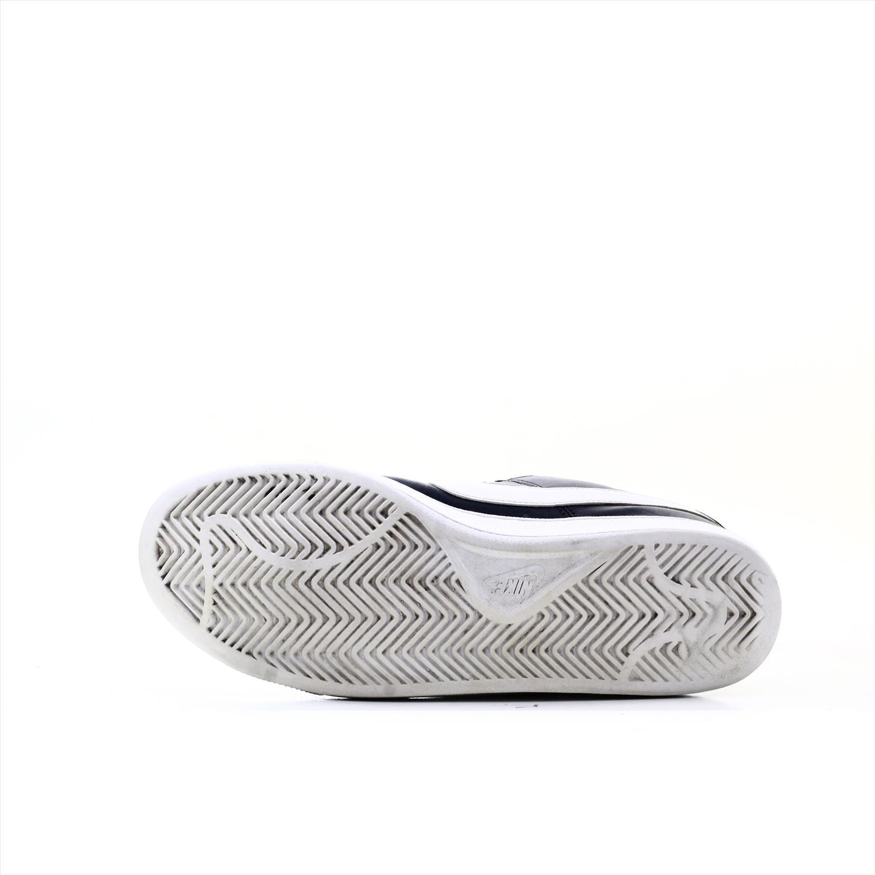 Nike Court Royale