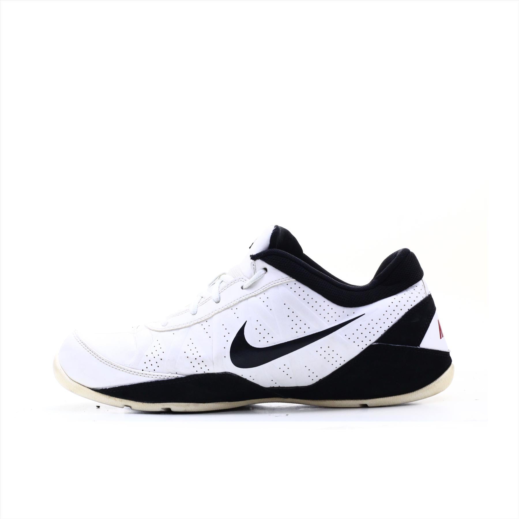 Nike air leader low top