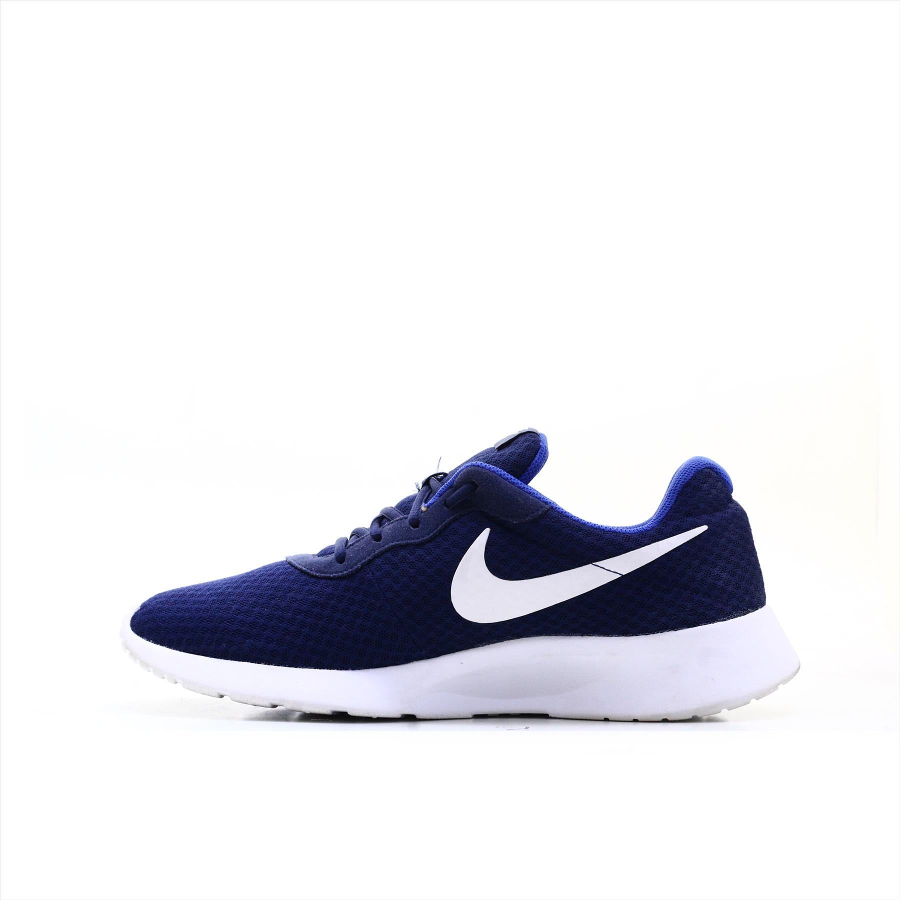 Nike Tanjun