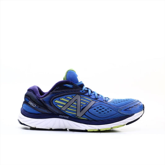 New Balance 860 V7