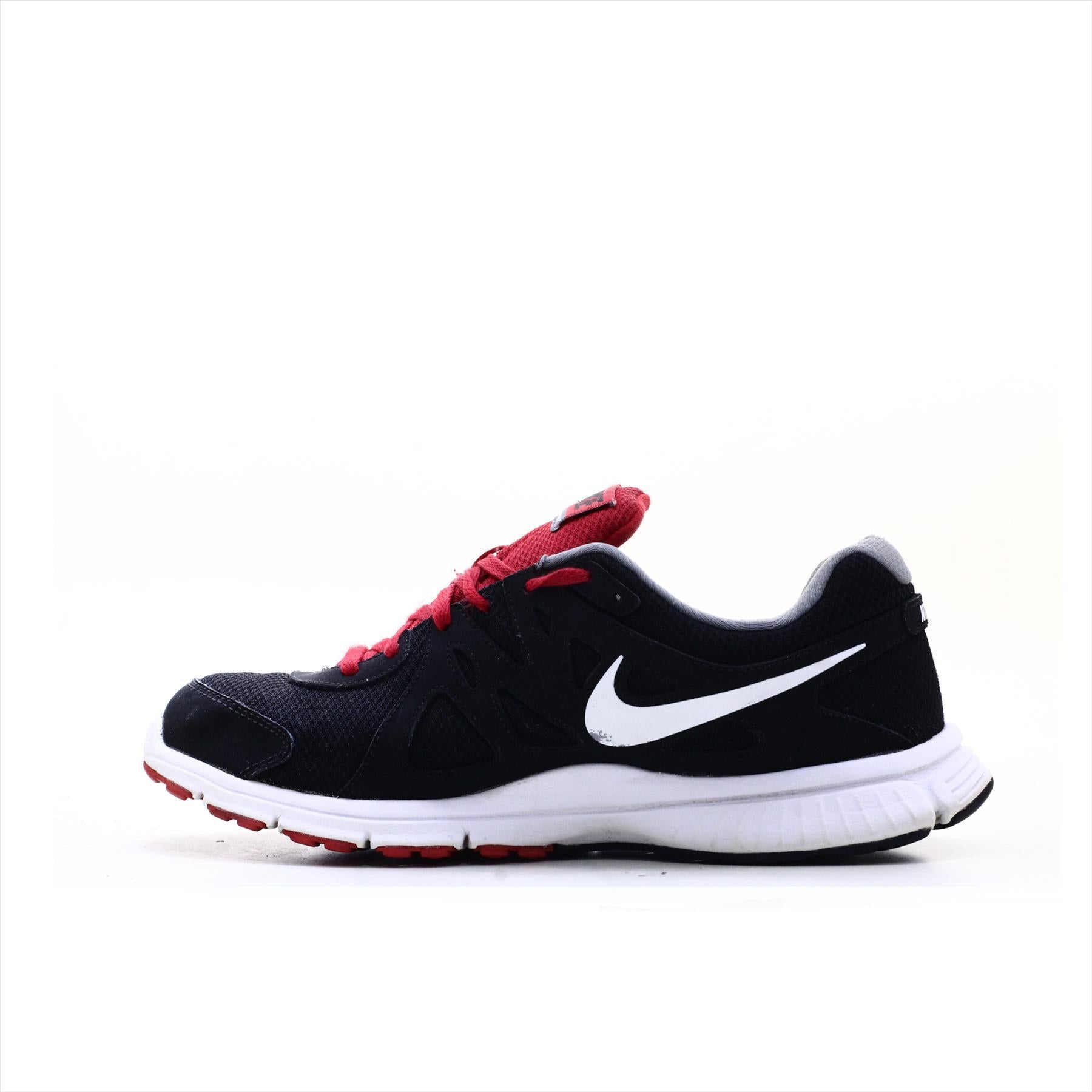 Nike Revolution 2