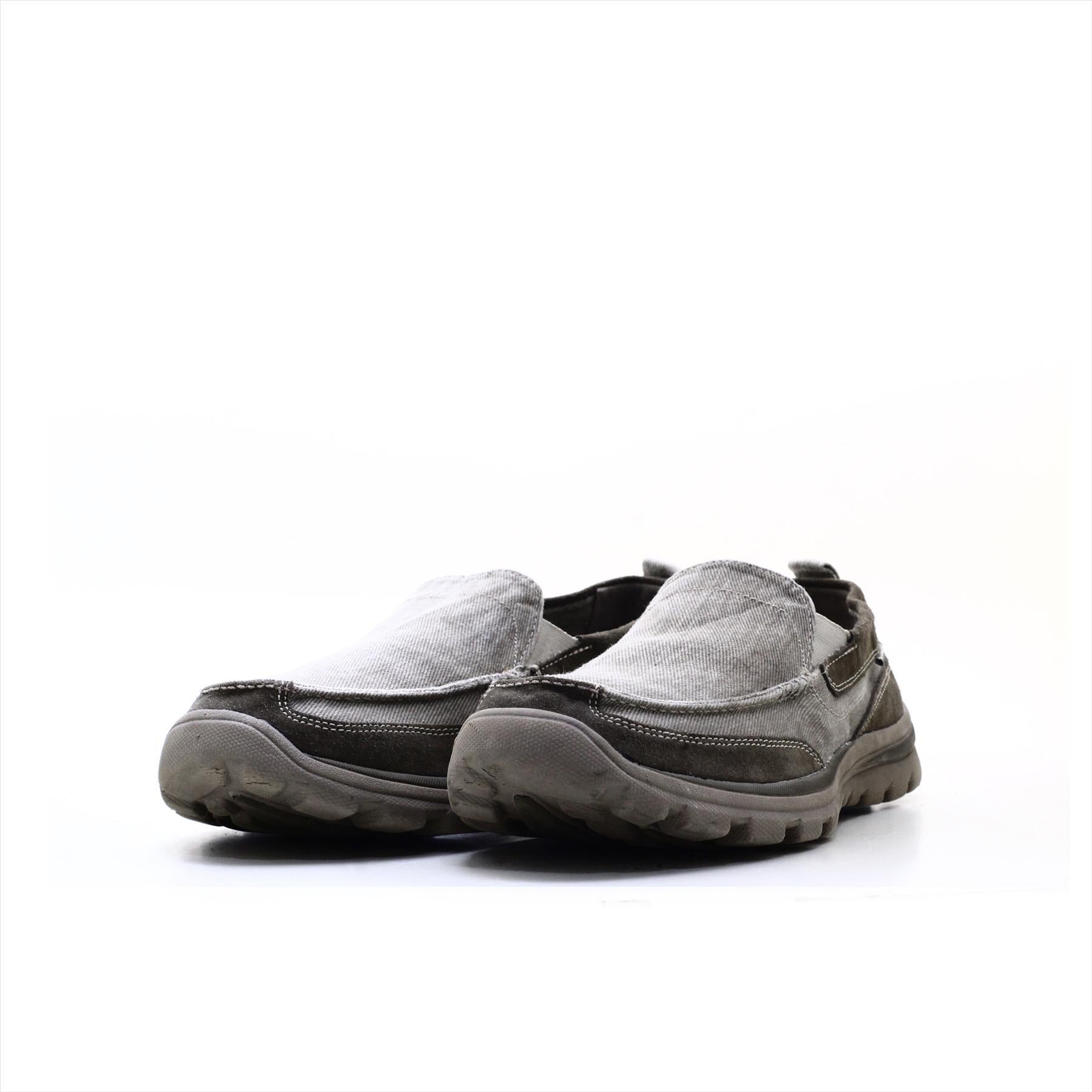 Skechers Relaxxed Fit Memory Foam