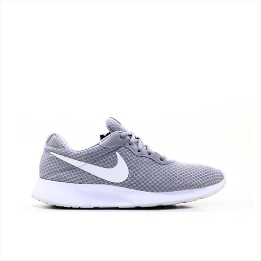 Nike Tanjun