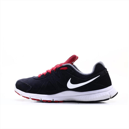 Nike Revolution 2