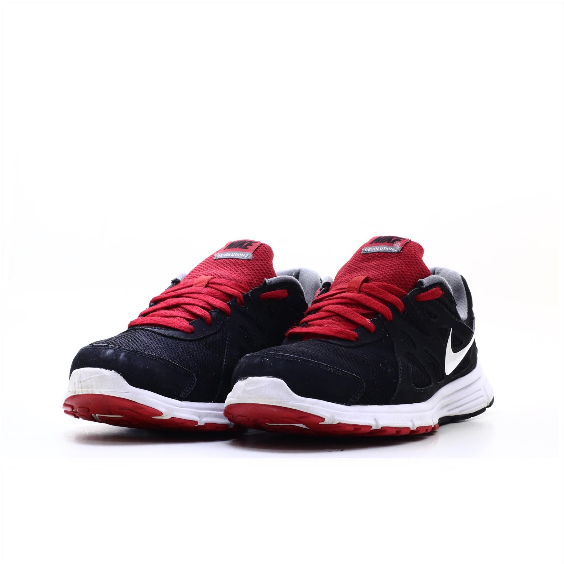 Nike Revolution 2