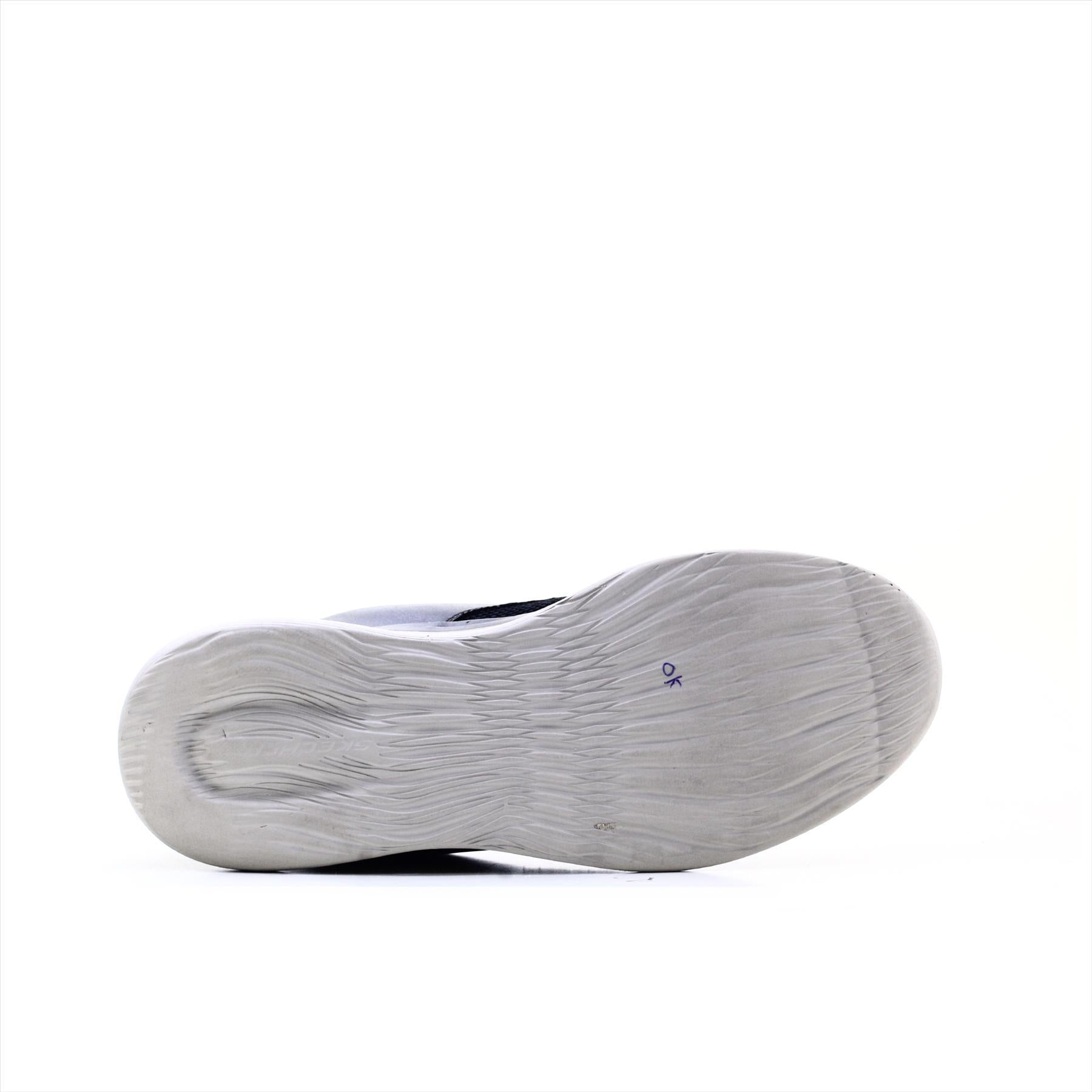 Skechers Classic Fit Memory Foam