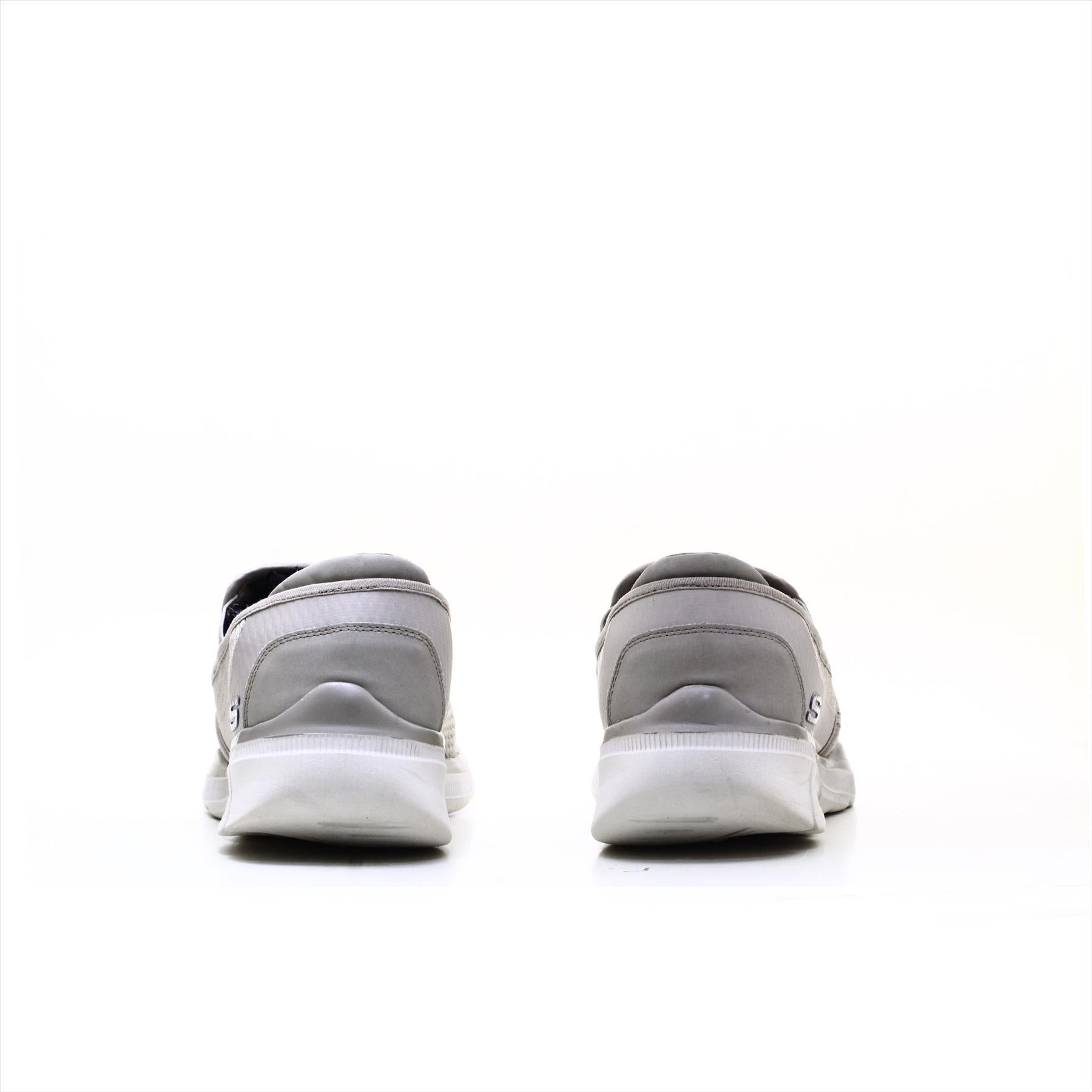 Skechers Relaxed Fit Memory Foam