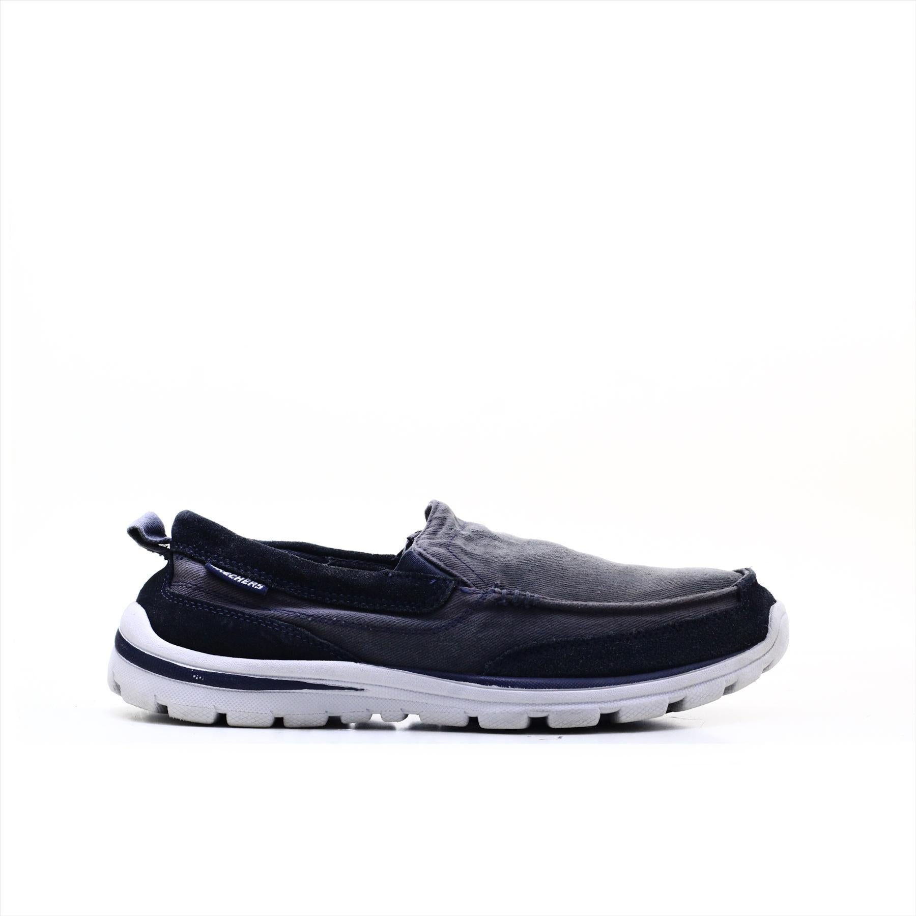 Skechers Relaxed Fit Memory Foam