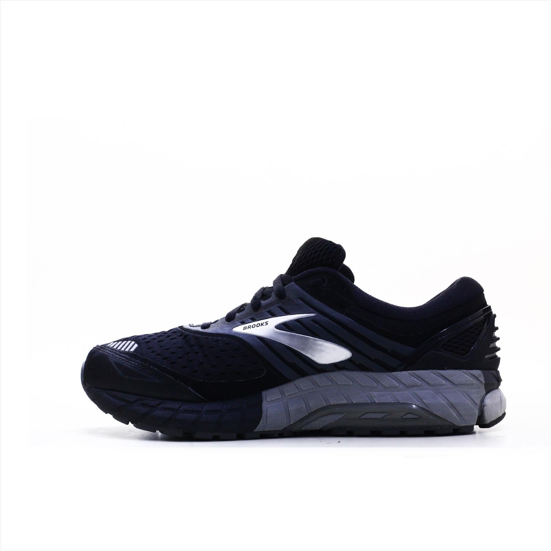 Brooks Beast 18