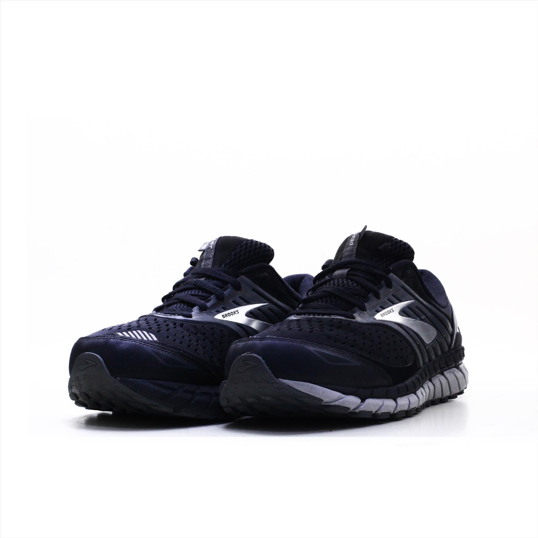 Brooks Beast 18