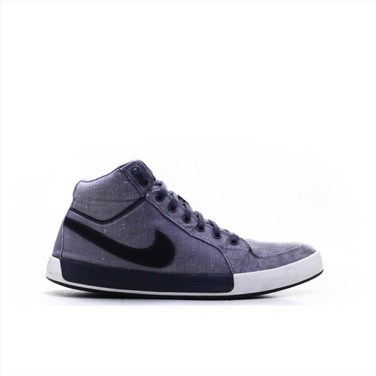 Nike Court Resonate