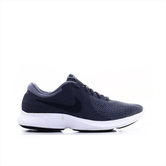 Nike Revolution 4