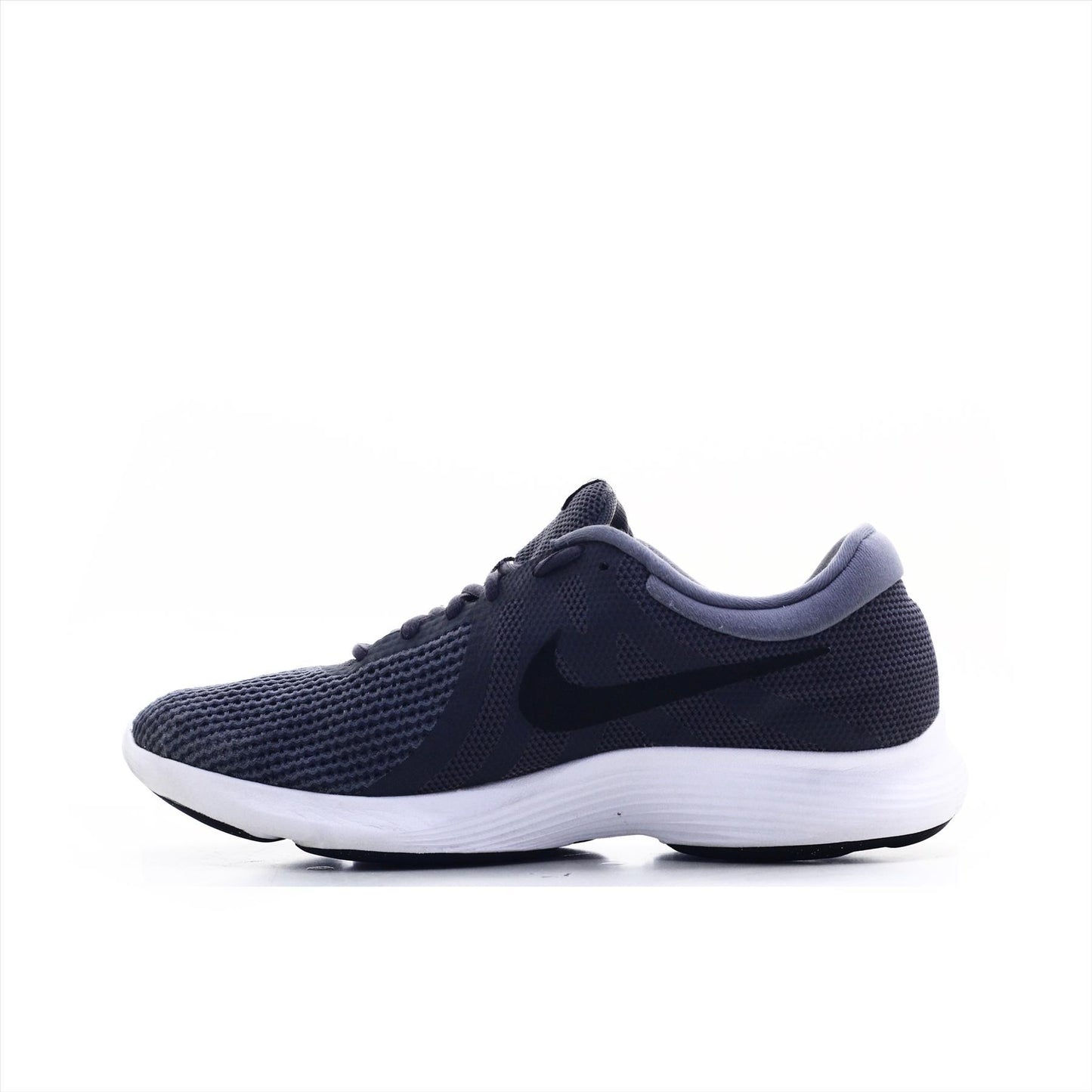 Nike Revolution 4