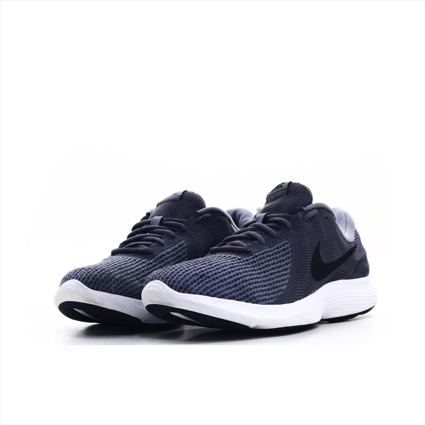 Nike Revolution 4