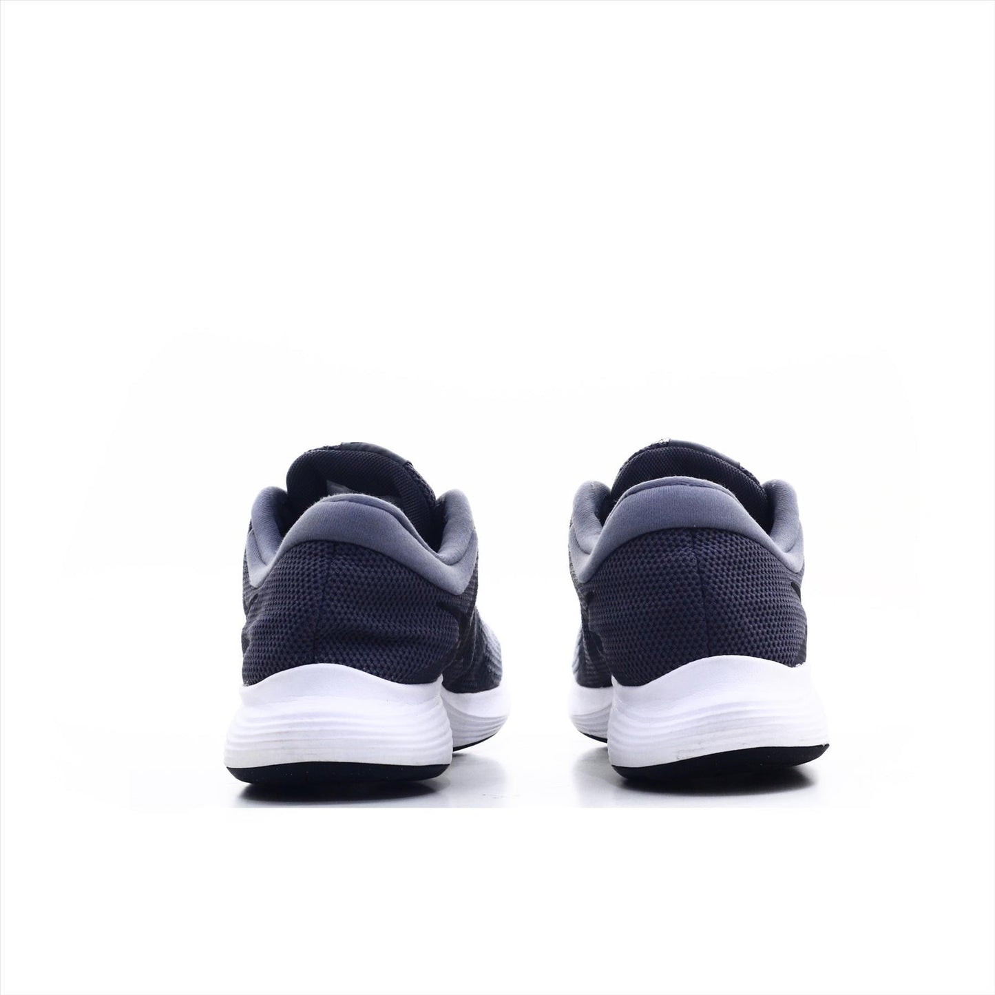 Nike Revolution 4