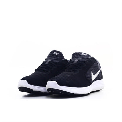 Nike Revolution 3