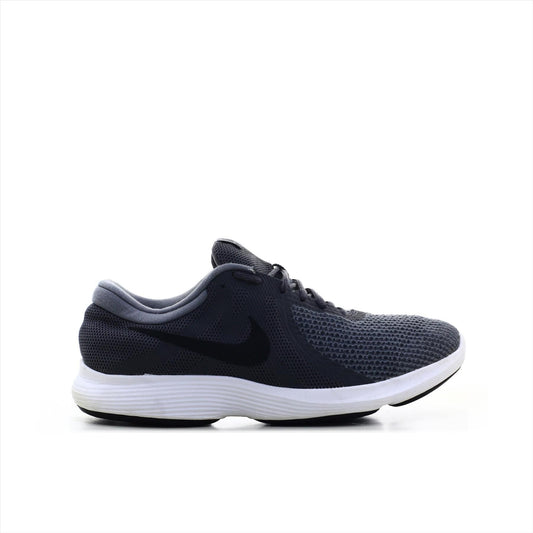 Nike Revolution 4 