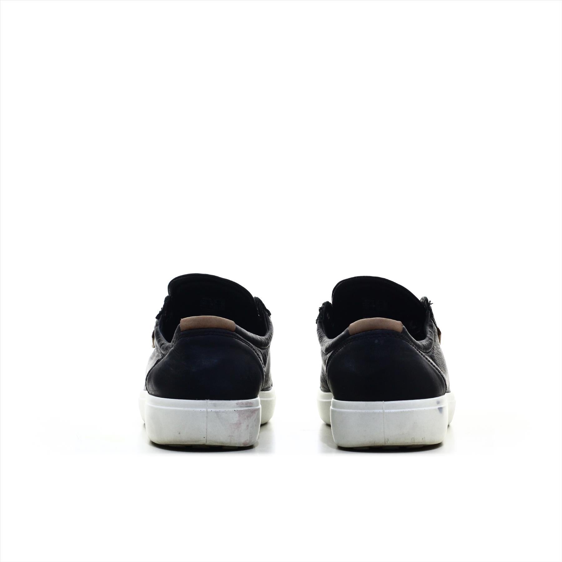 Ecco extra width hotsell shoes