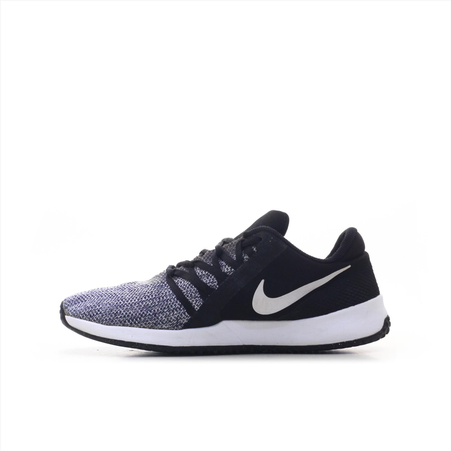 Nike varsity compete hot sale training