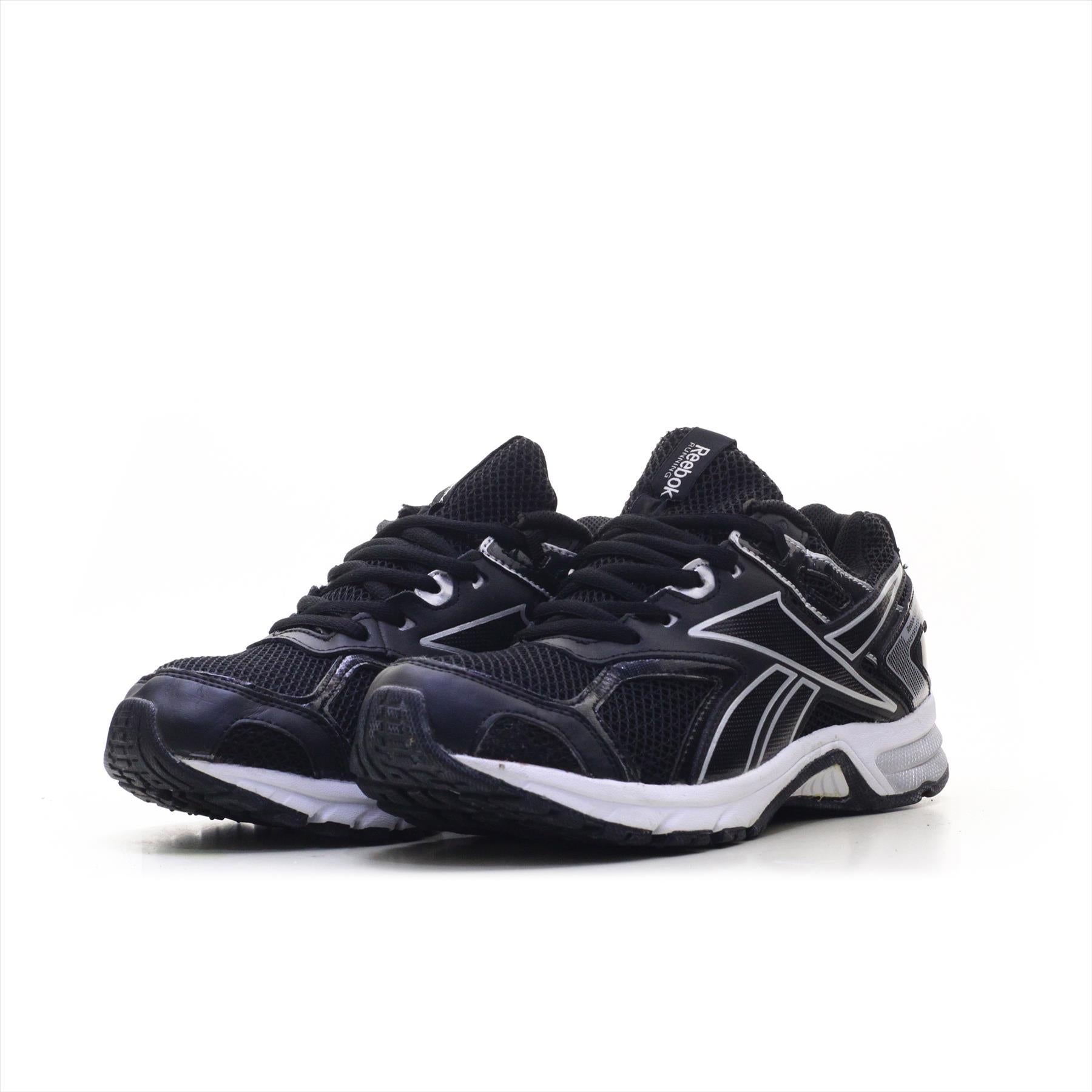 Reebok chase sale