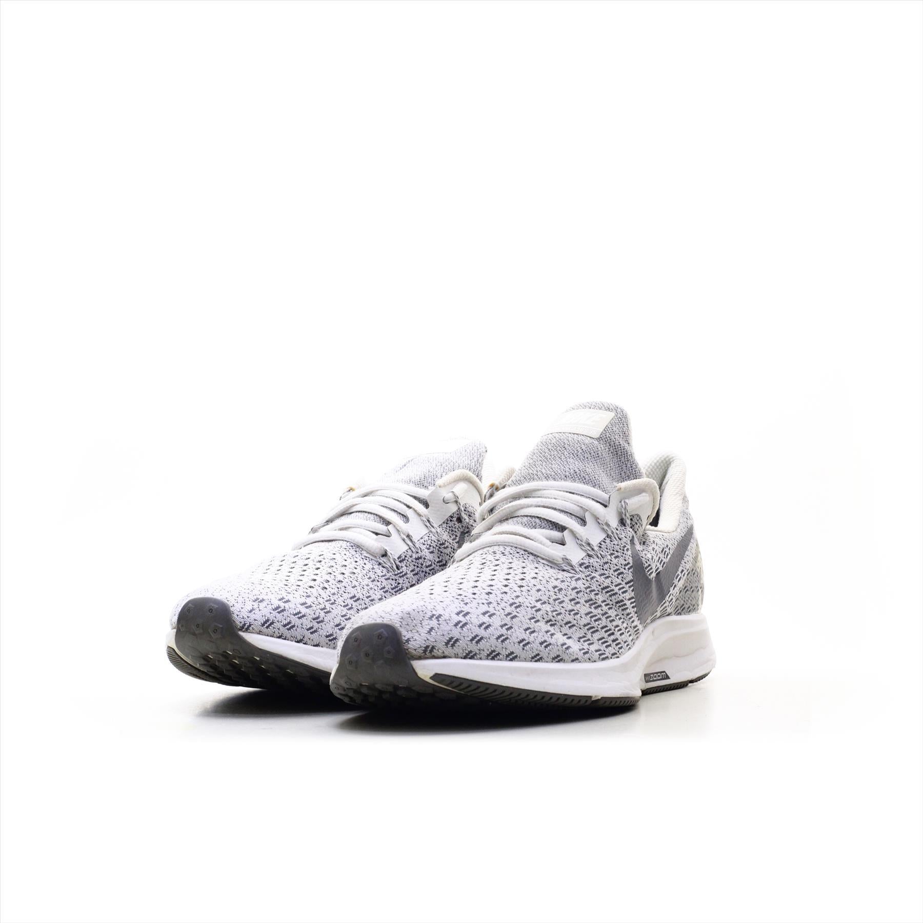 Nike pegasus 35 foot locker hotsell