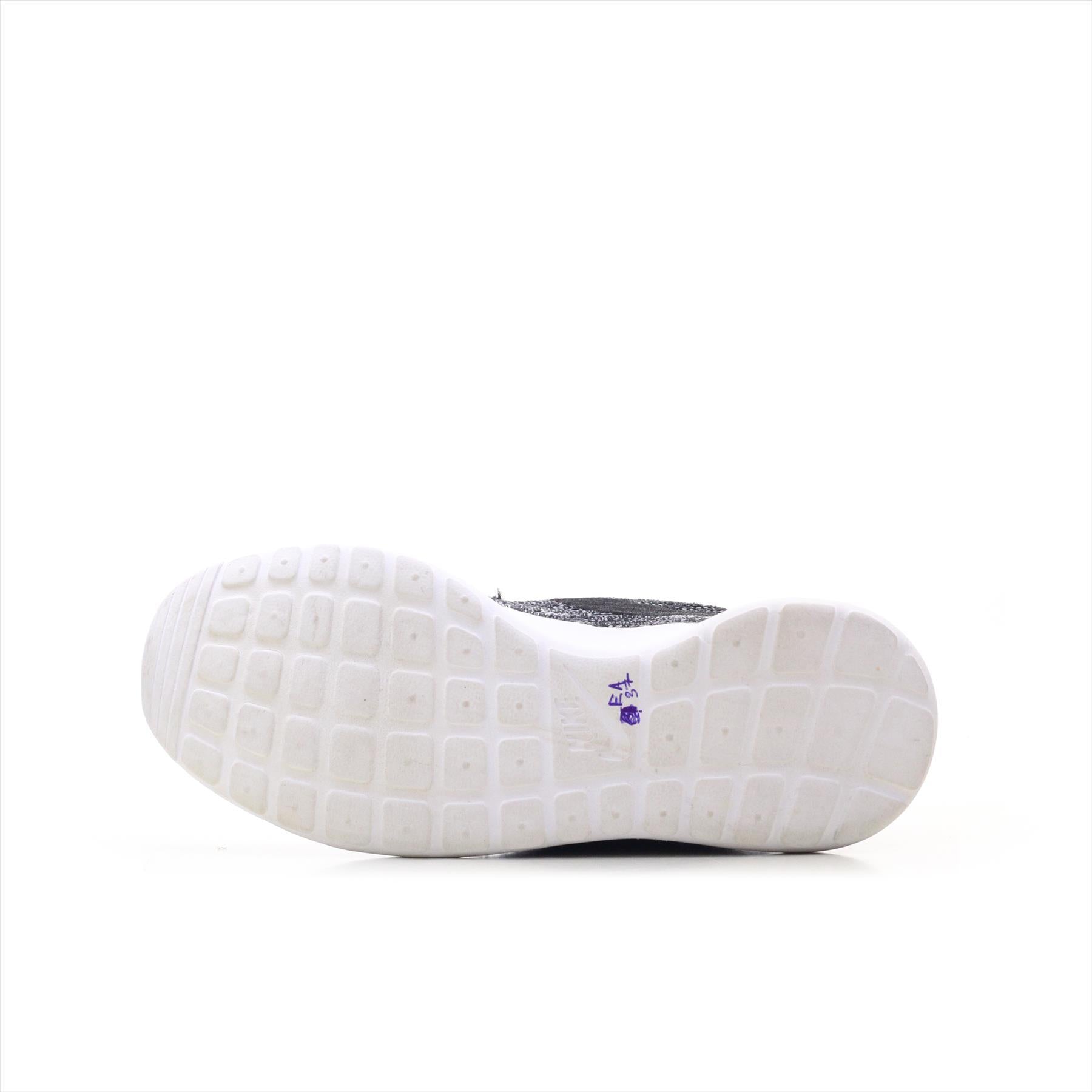 Nike Roshe Run =