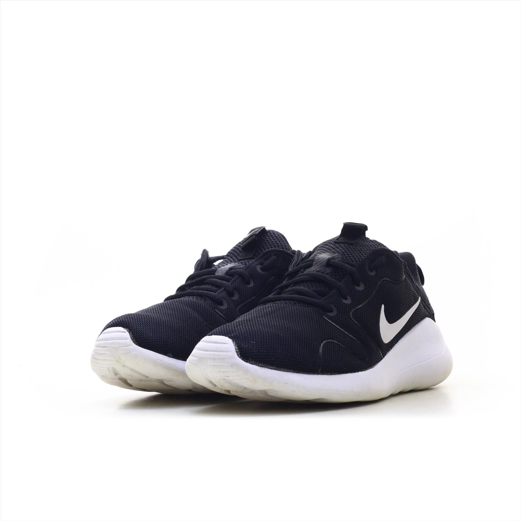Nike kaishi outfit store