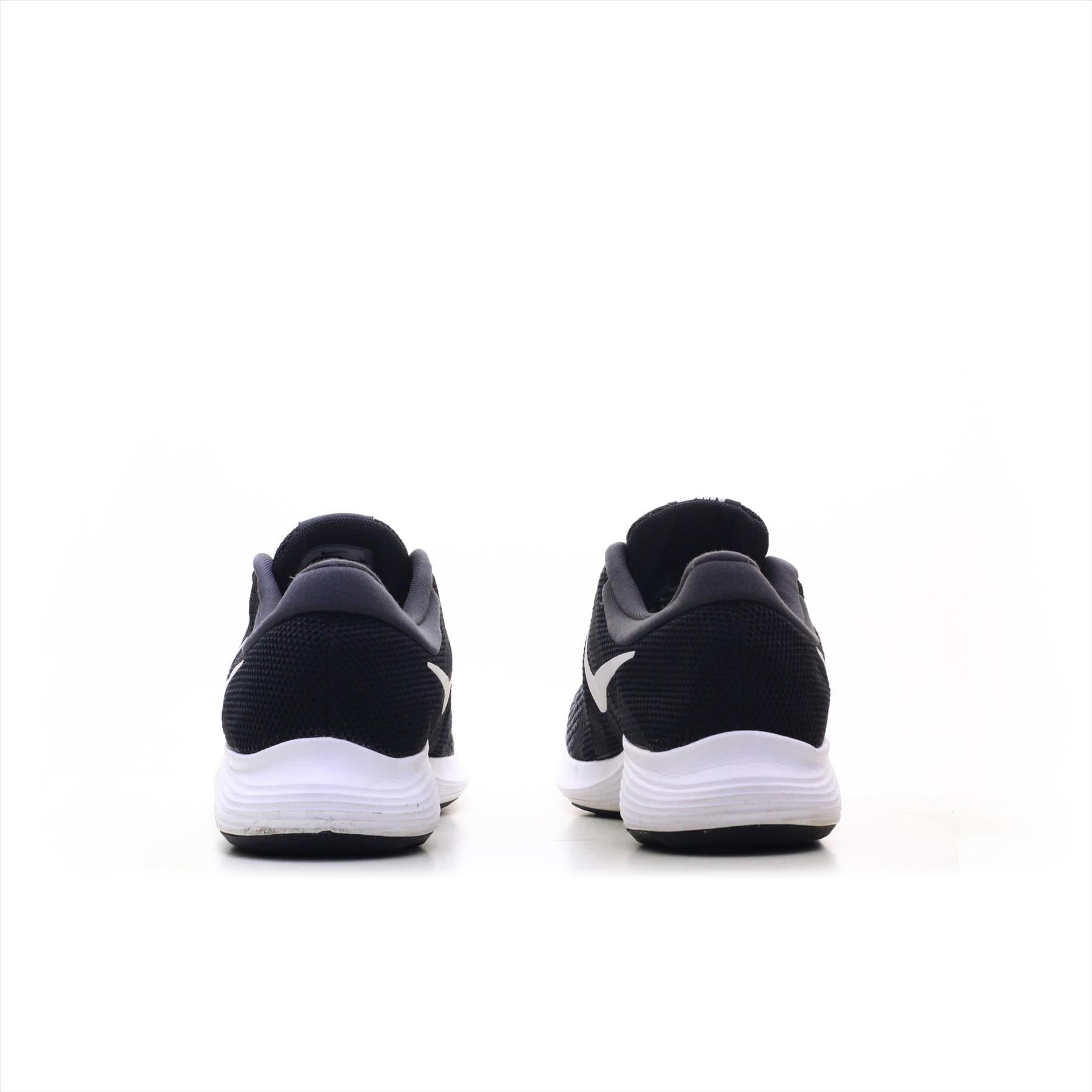 Nike Revolution 4 (ORIGINAL)