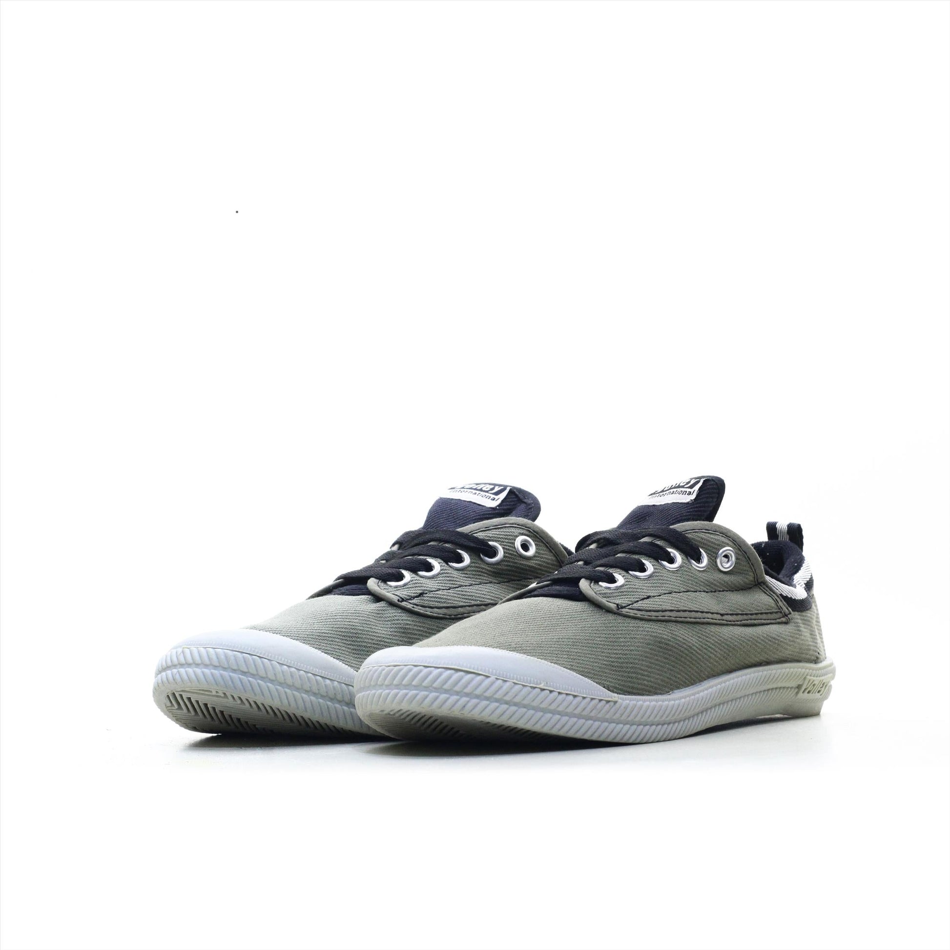 VOLLEY INTERNATIONAL (Original USA Imported)