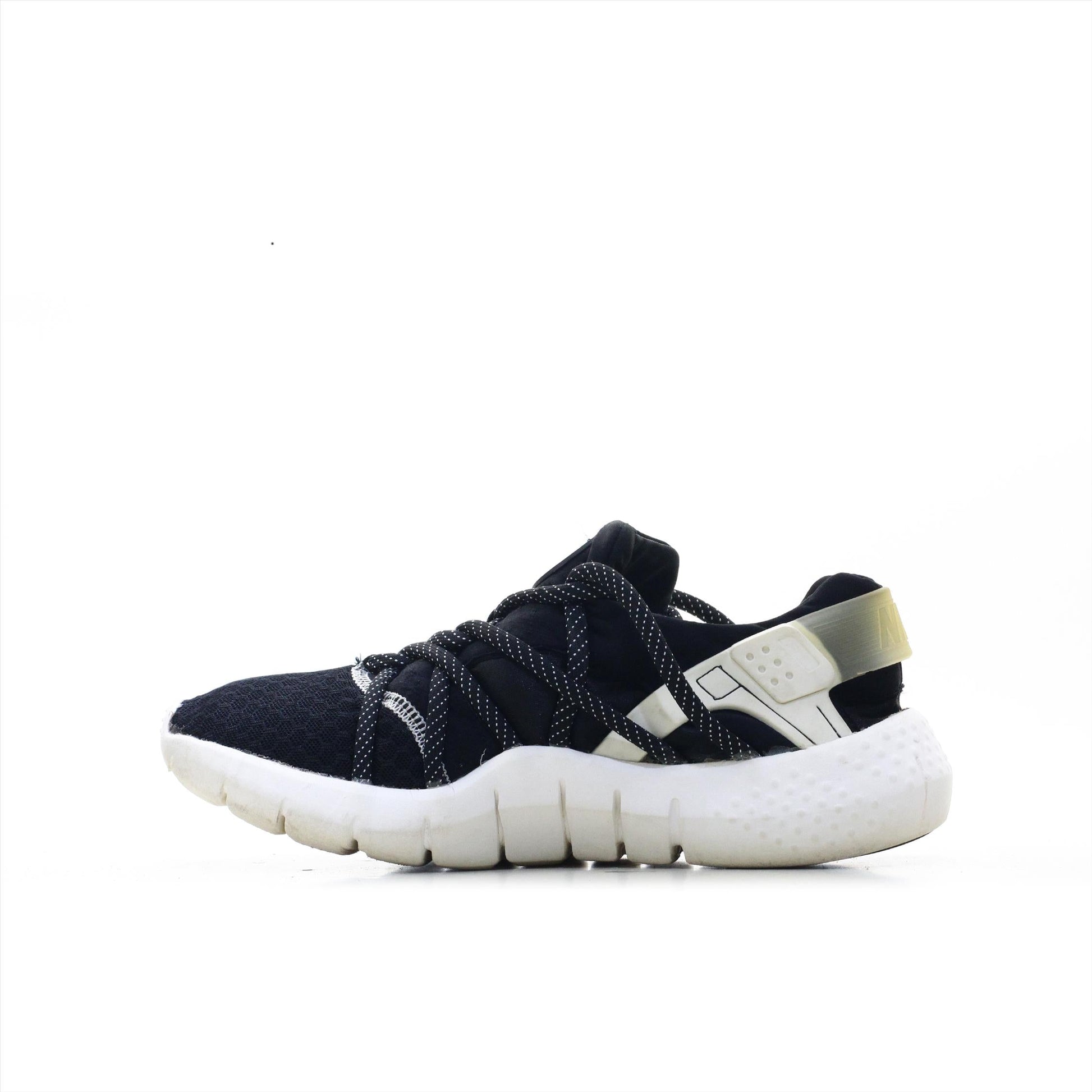 NIKE AIR HUARACHE SLIM FIT (Original USA Imported)