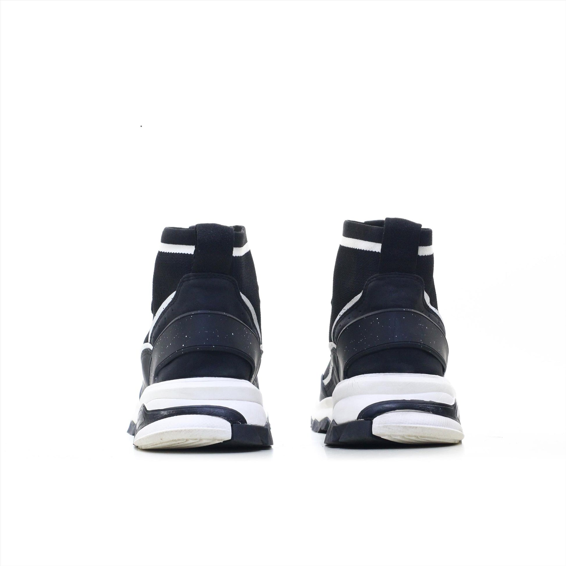 ZARA SPORTS MEMORY FOAM (Original USA Imported)