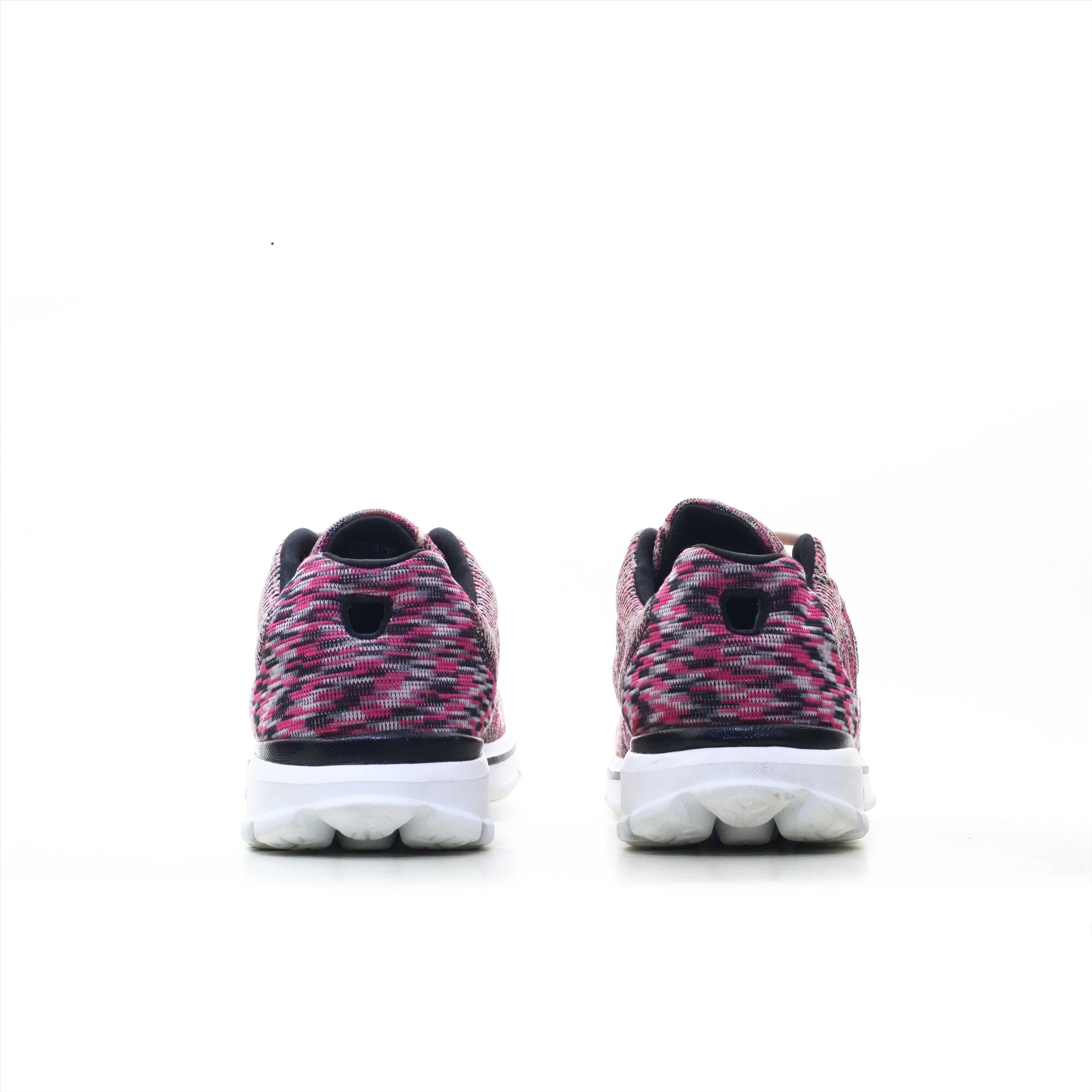 Goga plus skechers hotsell